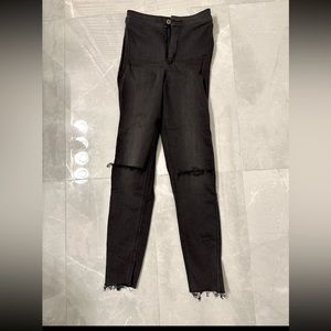 H&M SKINNY
High WAIST
ANKLE Jeans with knee holes